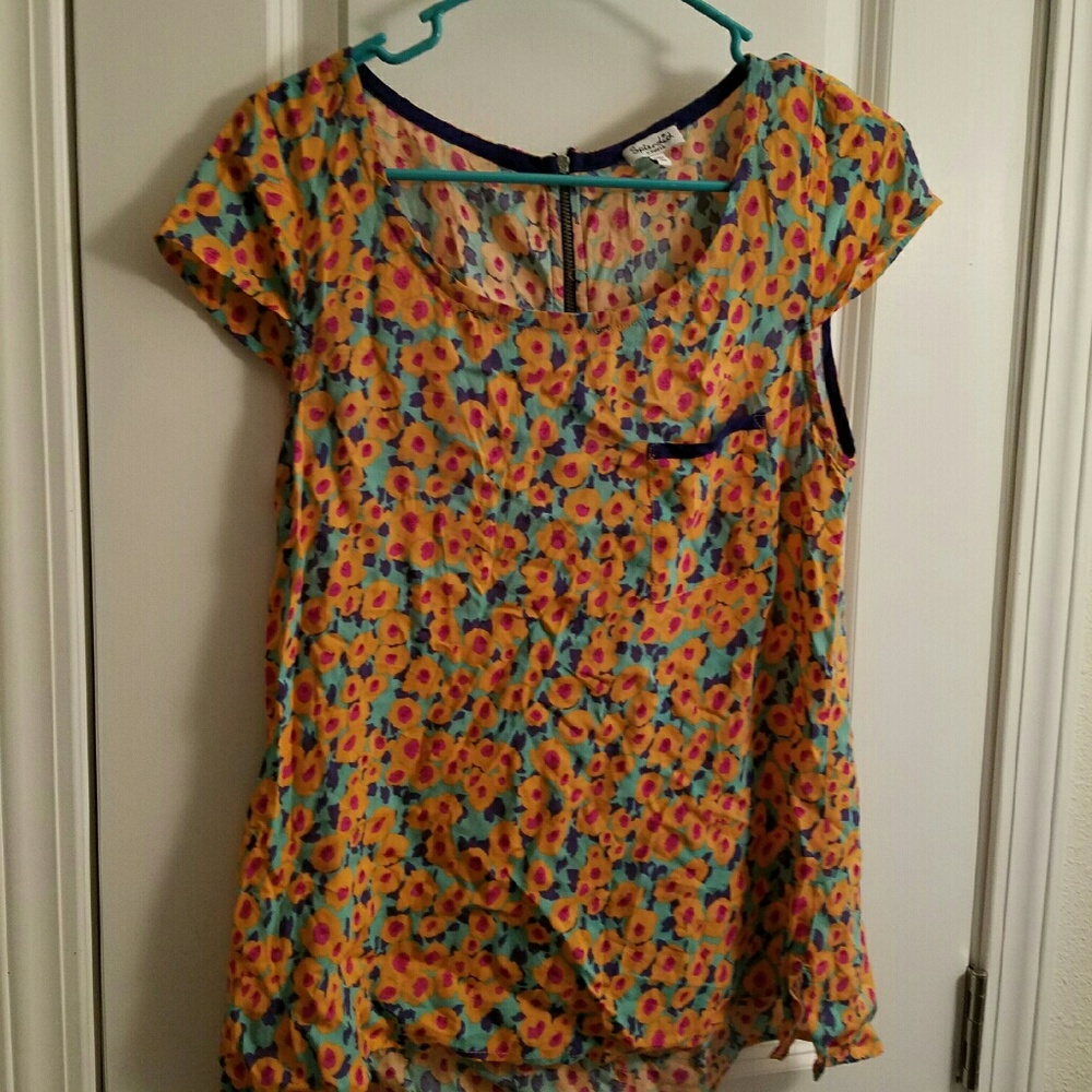 Splendid Yellow Floral Cap-Sleeve Blouse with Teal and Pink Accents